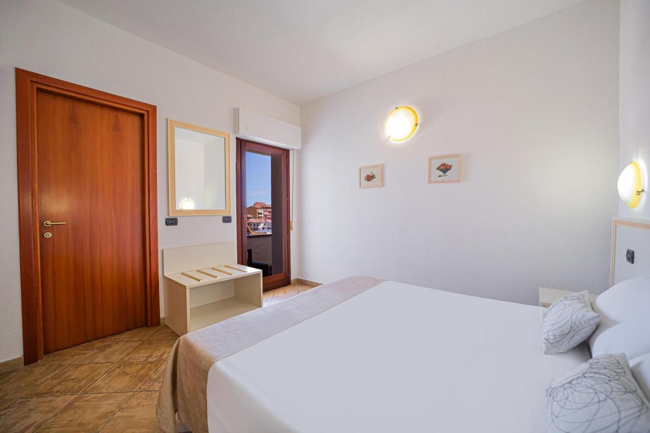 Il Gabbiano Hotel La Maddalena  Exterior foto