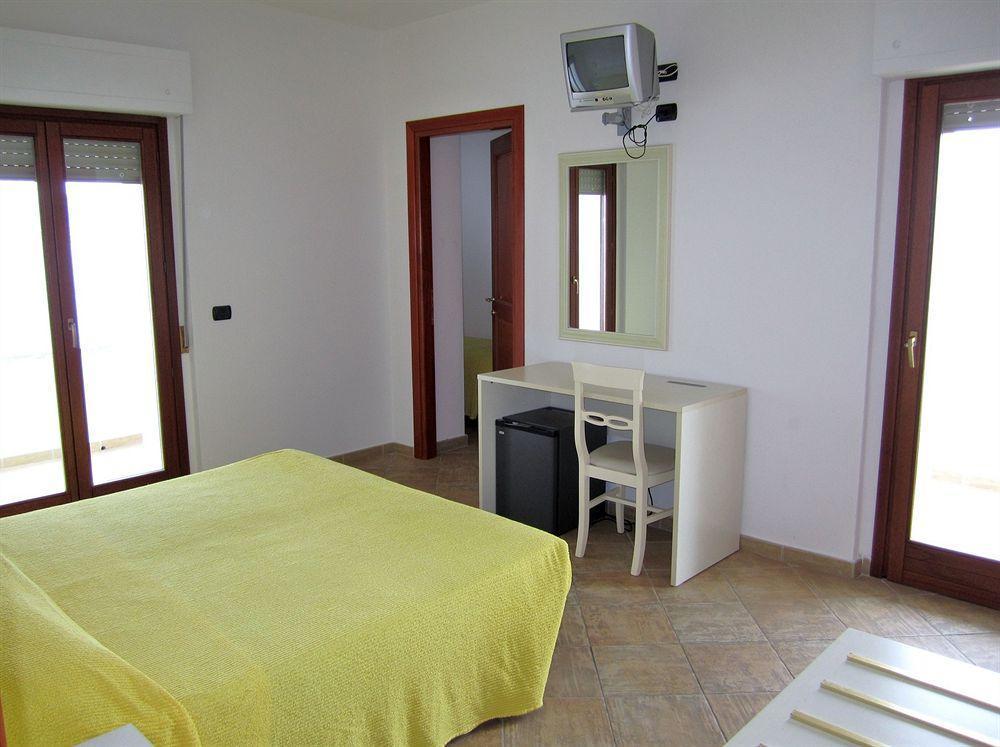 Il Gabbiano Hotel La Maddalena  Exterior foto